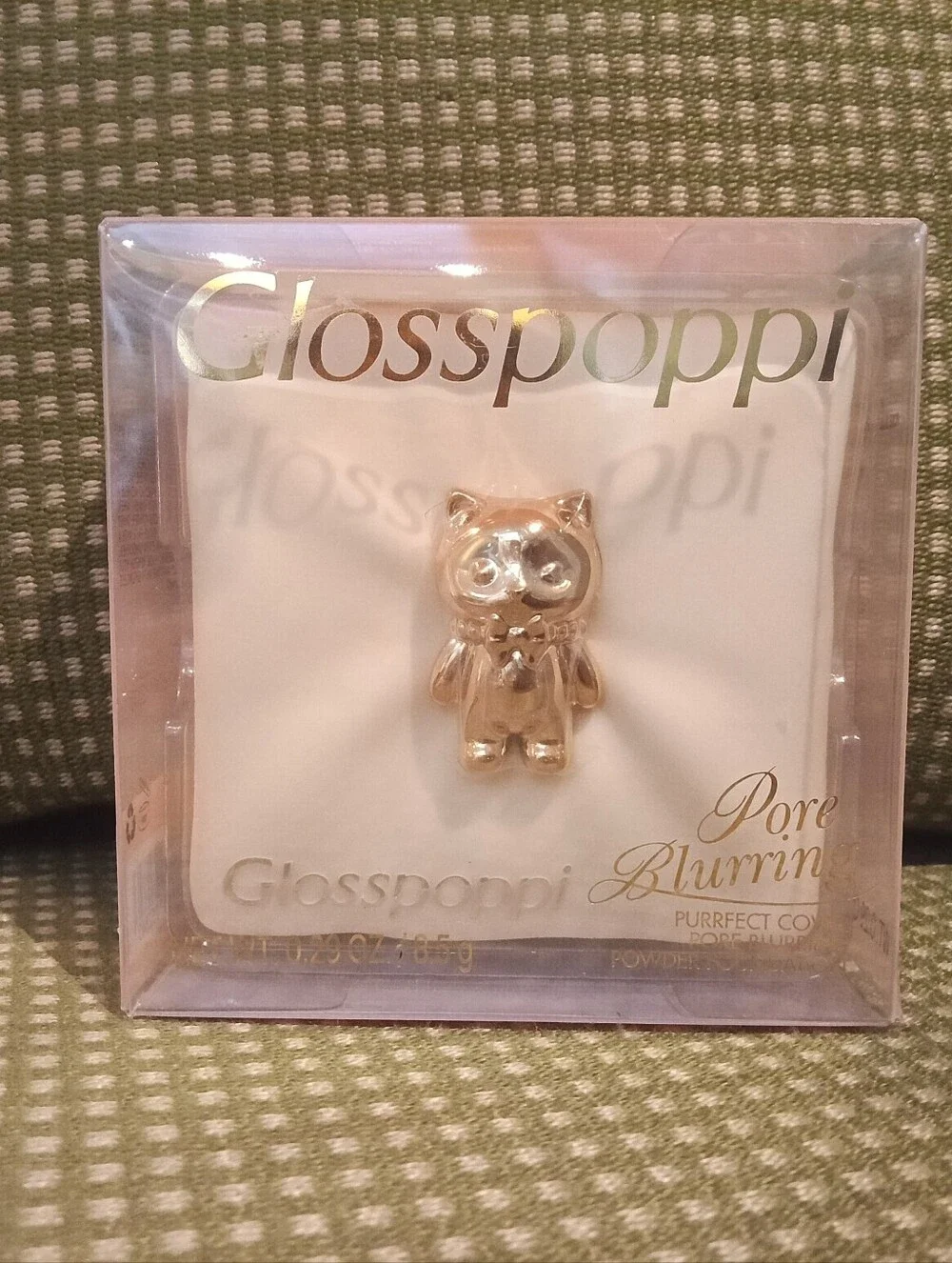 Glosspoppi Pink Compact with Gold Cat Accent - N07 Pecan Pore Blurring